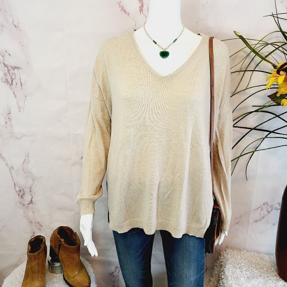 Olivia Sky colorblock detail v neck sweater